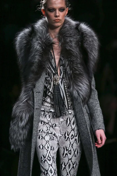 Look 9